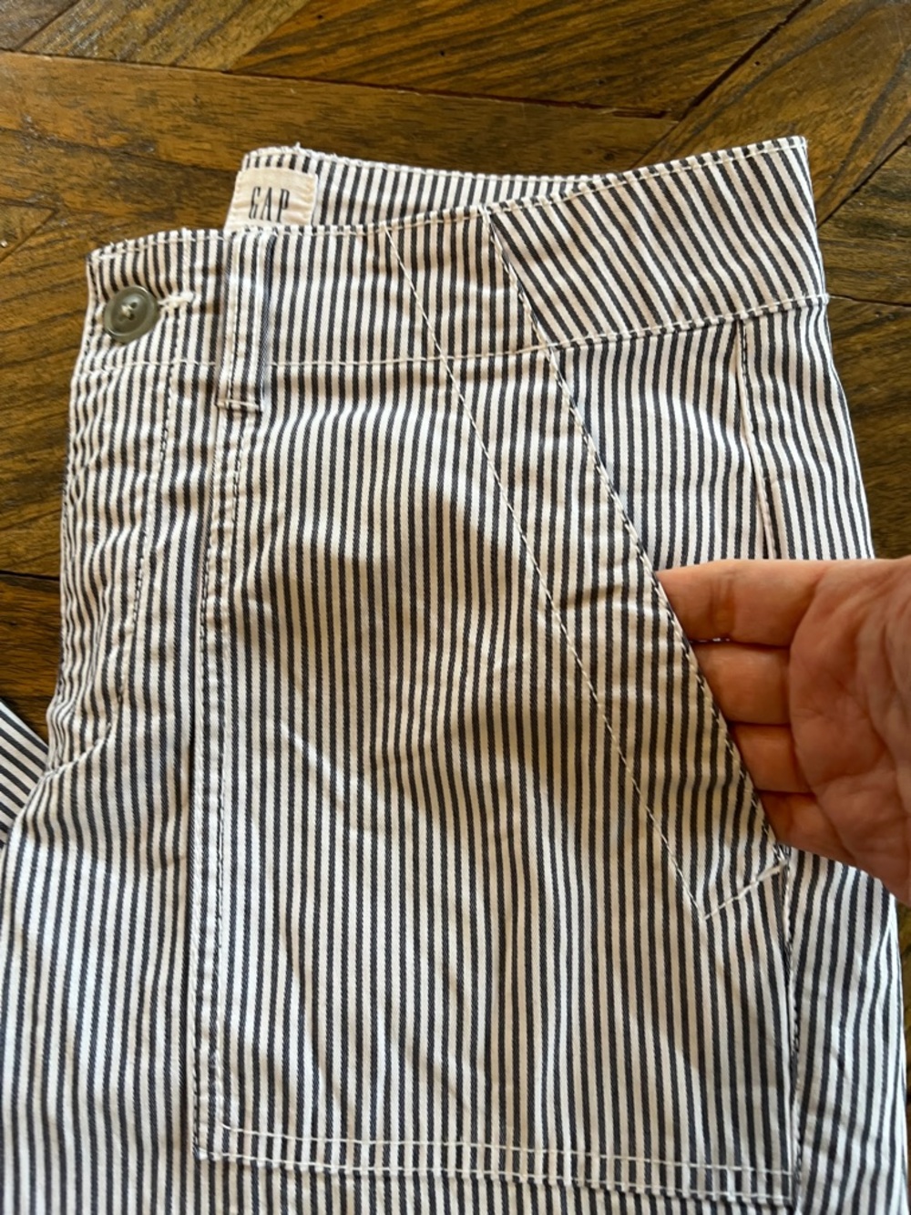 GAP Women’s girlfriend khaki pants, blue/white stripe, pockets, stretch, size 2P - Picture 2 of 6